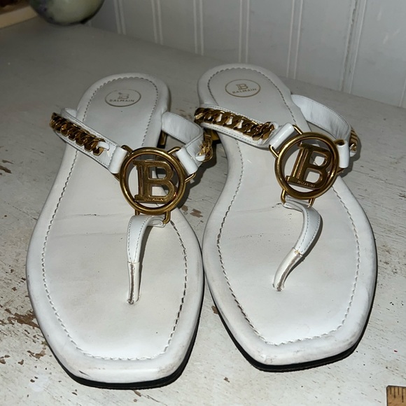 Balmain Paris White/Gold Thong Flat Sandals size 38/7.5